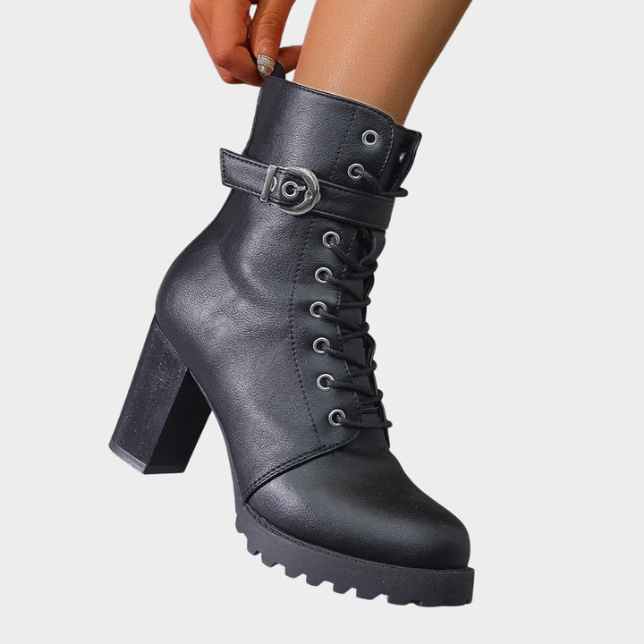 Maya | Markante und modische Schnürboots im Combat-Stil