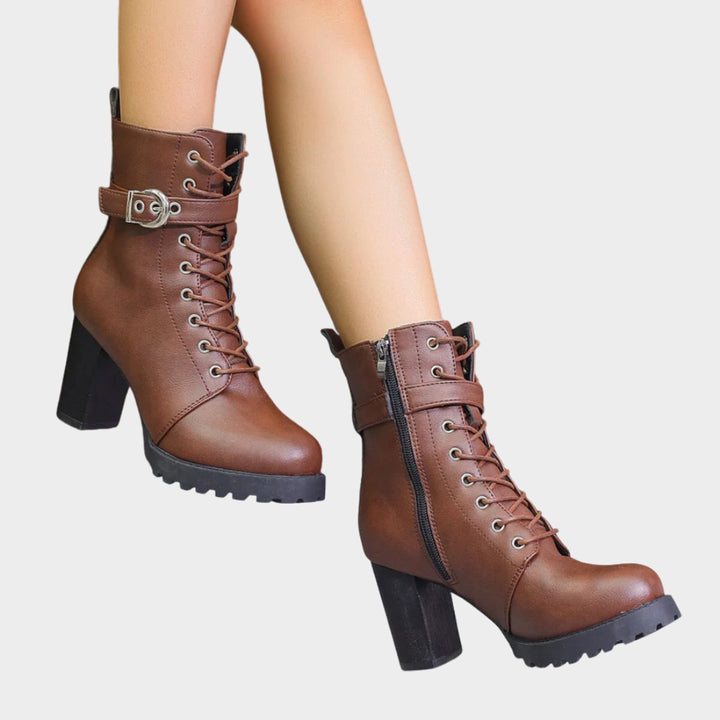 Maya | Markante und modische Schnürboots im Combat-Stil