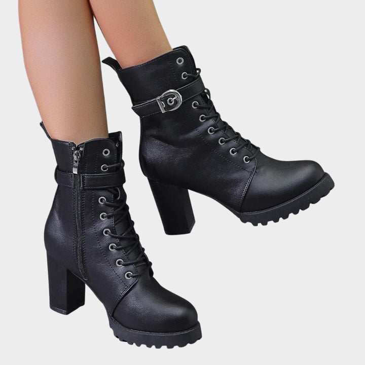 Maya | Markante und modische Schnürboots im Combat-Stil