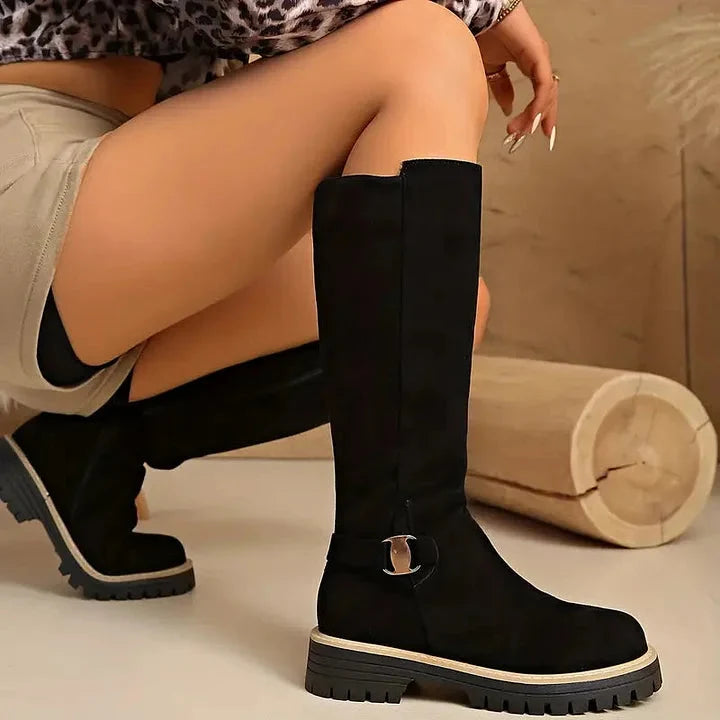 Clara | Elegante und vielseitige kniehohe Stiefel mit Schnallenakzent