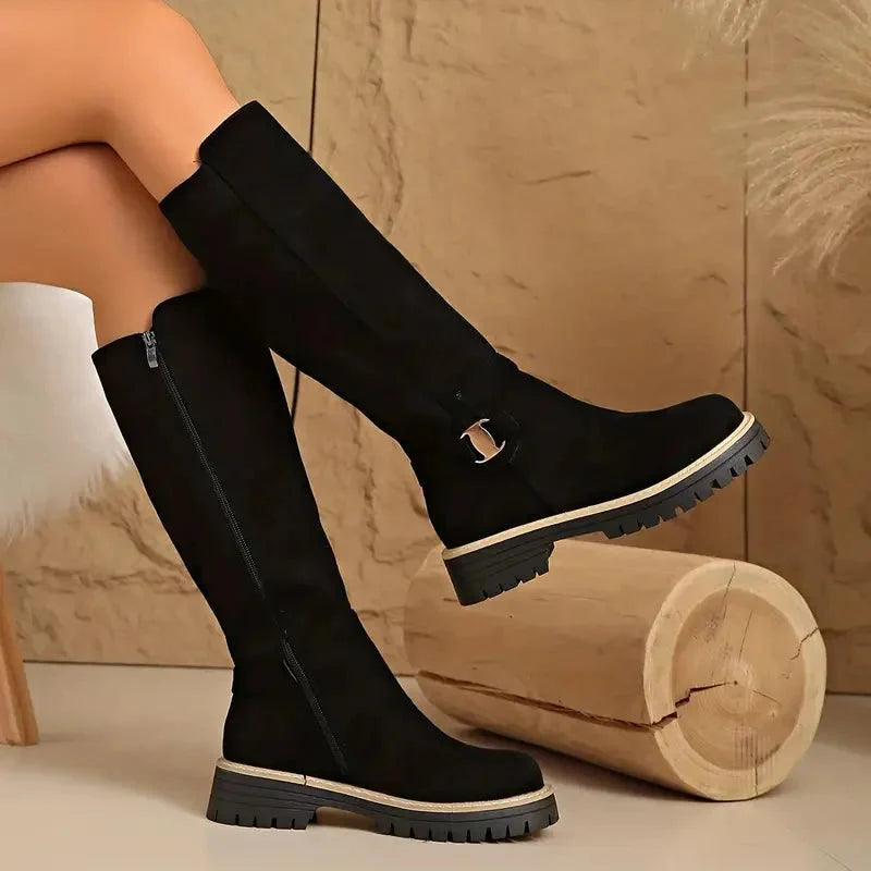 Clara | Elegante und vielseitige kniehohe Stiefel mit Schnallenakzent