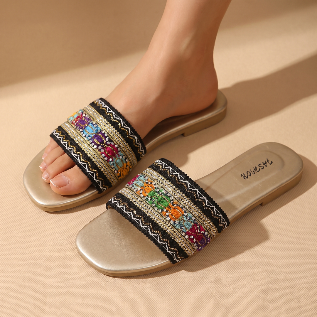 Elowen | Comfort Slippers – Embroidered Slip-On Style for Women