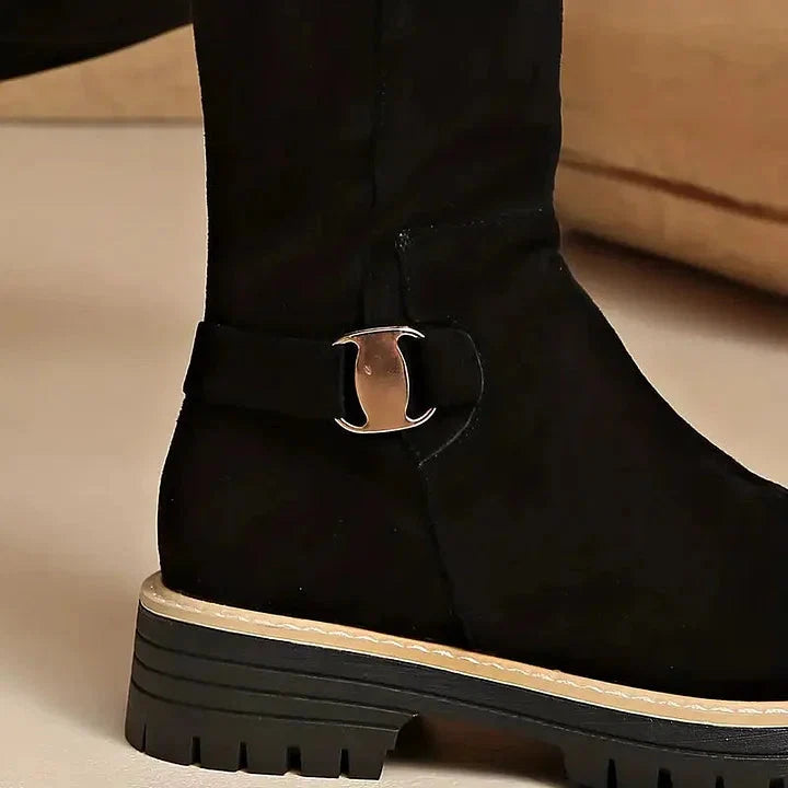 Clara | Elegante und vielseitige kniehohe Stiefel mit Schnallenakzent