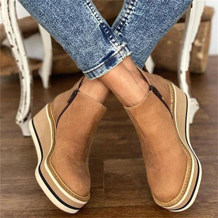 Zara | Bequeme Ankle Boots mit retro-inspiriertem Keilabsatz und Plateau