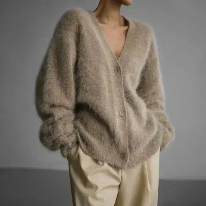 Ava | Cardigan élégant et doux à col en V boutonné