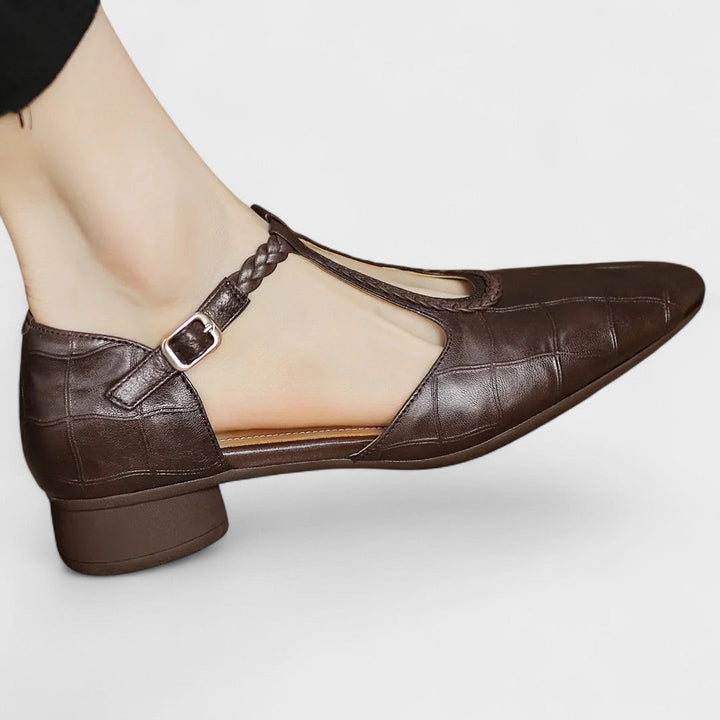 Amelia | Elegant and Orthopedic Leather Flats 2