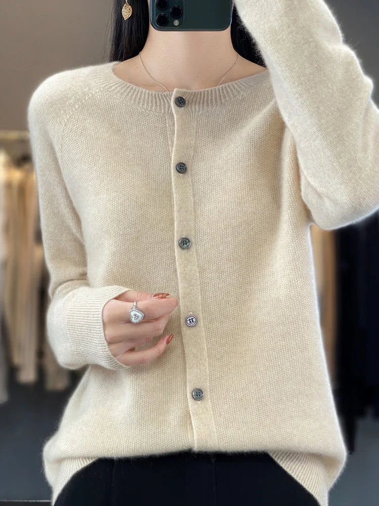 Daisy | Timeless & Sophisticated Women's Buttoned Cardigan 2