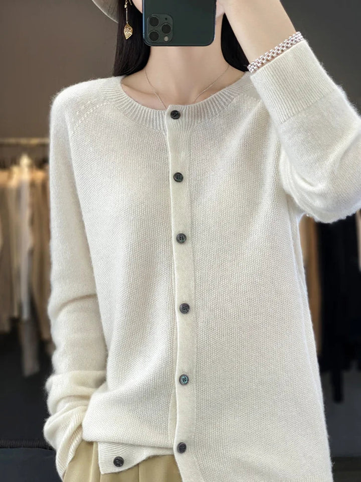 Daisy | Timeless & Sophisticated Women's Buttoned Cardigan 3