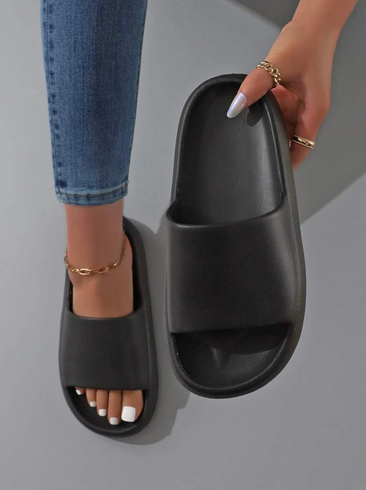 Lara | Comfortable Minimalist Design 9