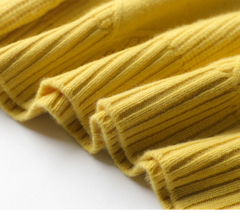Lucy | Turtleneck Cashmere Sweater 5