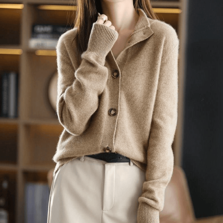Luna | Luxury & Refined Women's Cashmere Cardigan 2