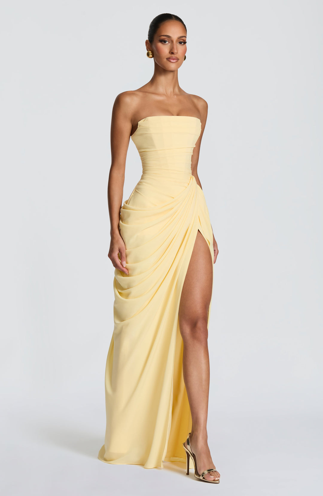 Mia | Elegant and strapless maxi dress 3