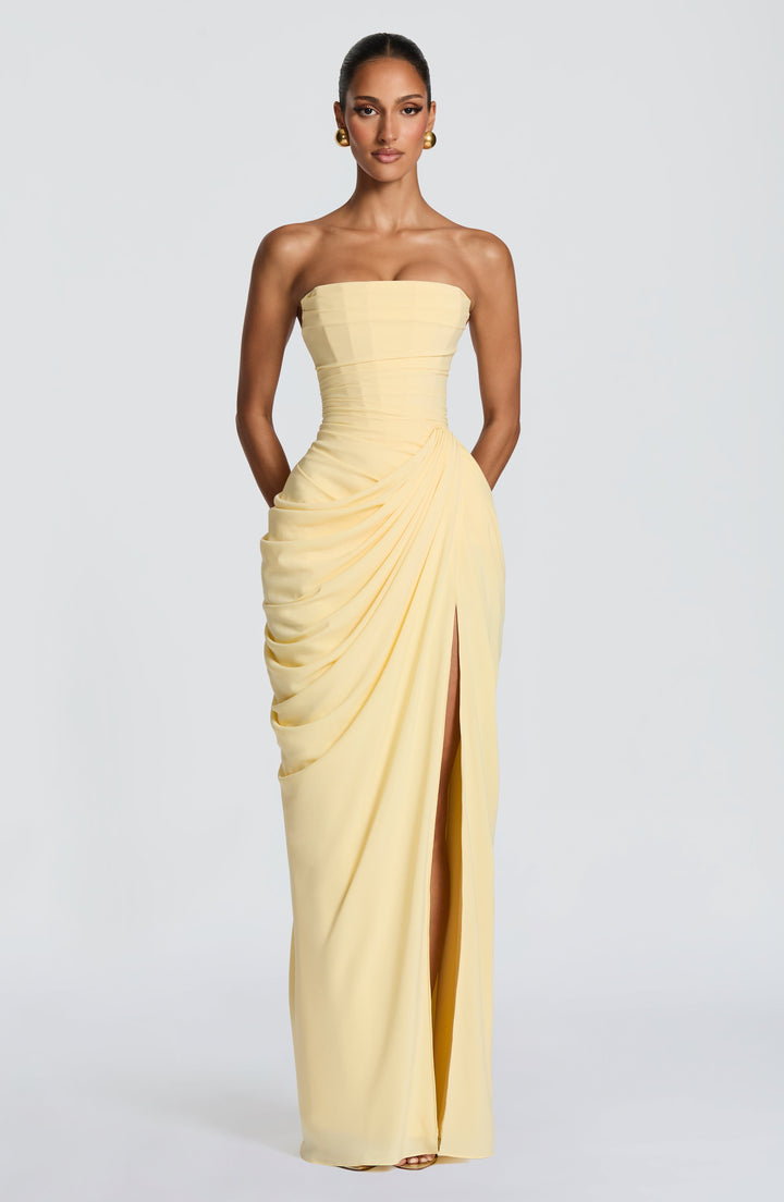 Mia | Elegant and strapless maxi dress 5
