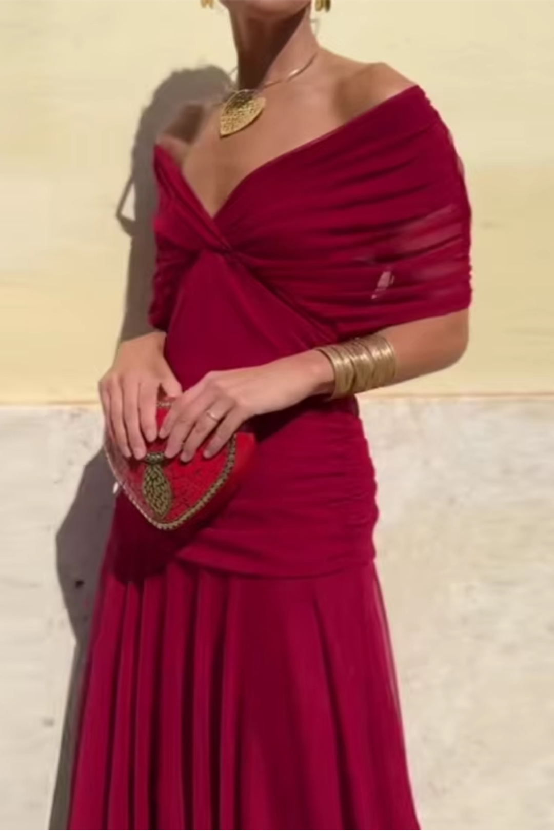 Nicole | Elegant V-Neck Maxi Dress with Pleated Waist 2