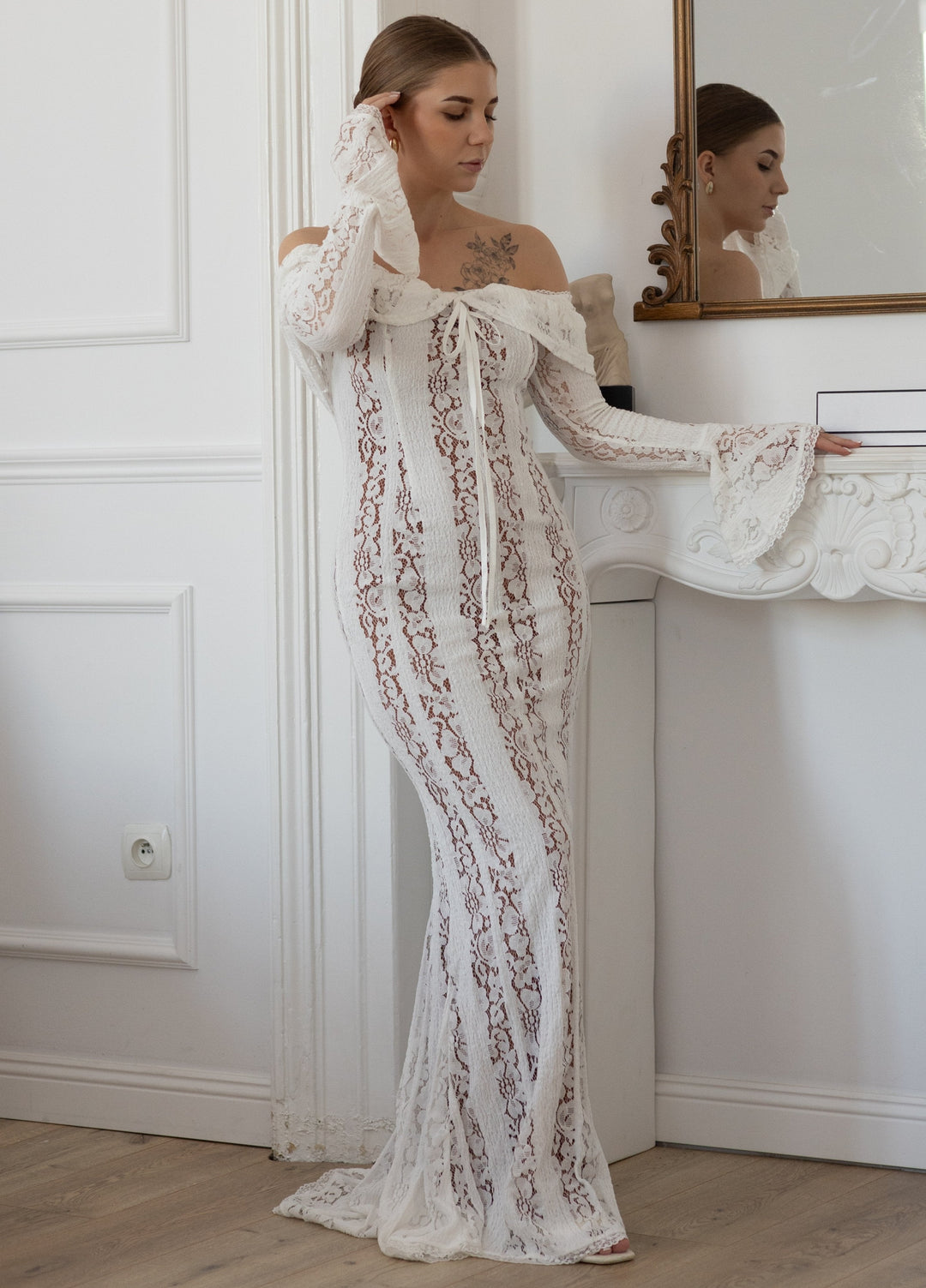 Vivienne | Elegant And Flattering Lace Maxi Dress for Women 0