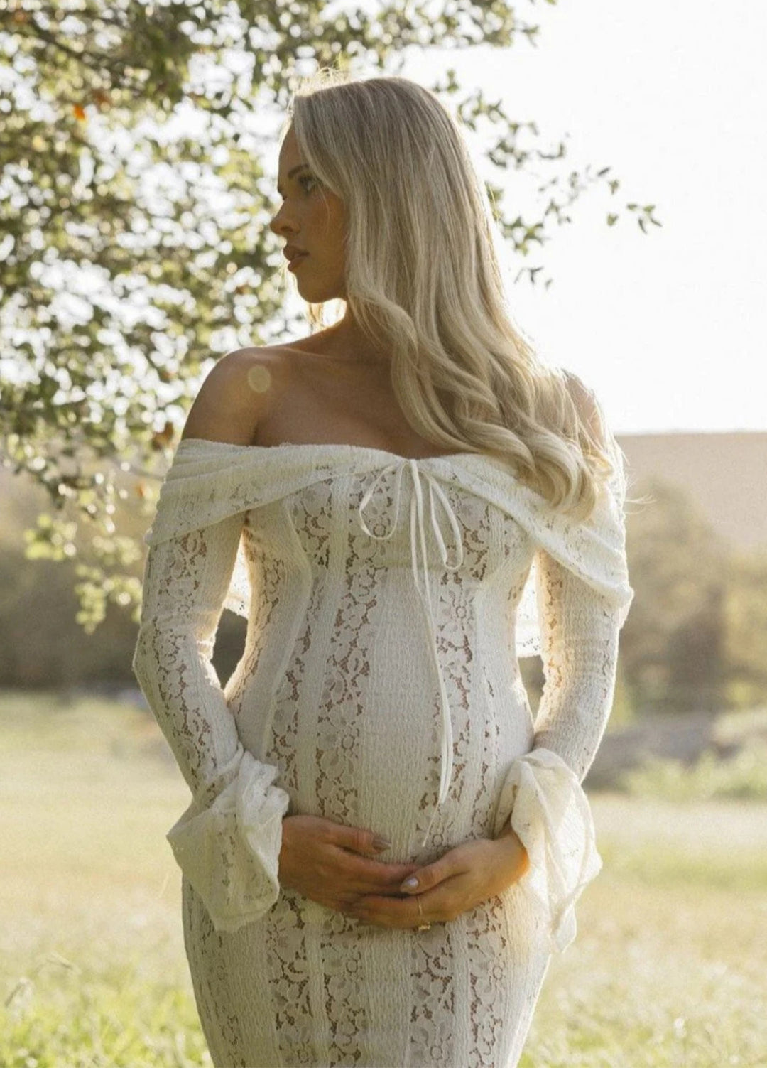 Vivienne | Elegant And Flattering Lace Maxi Dress for Women 4