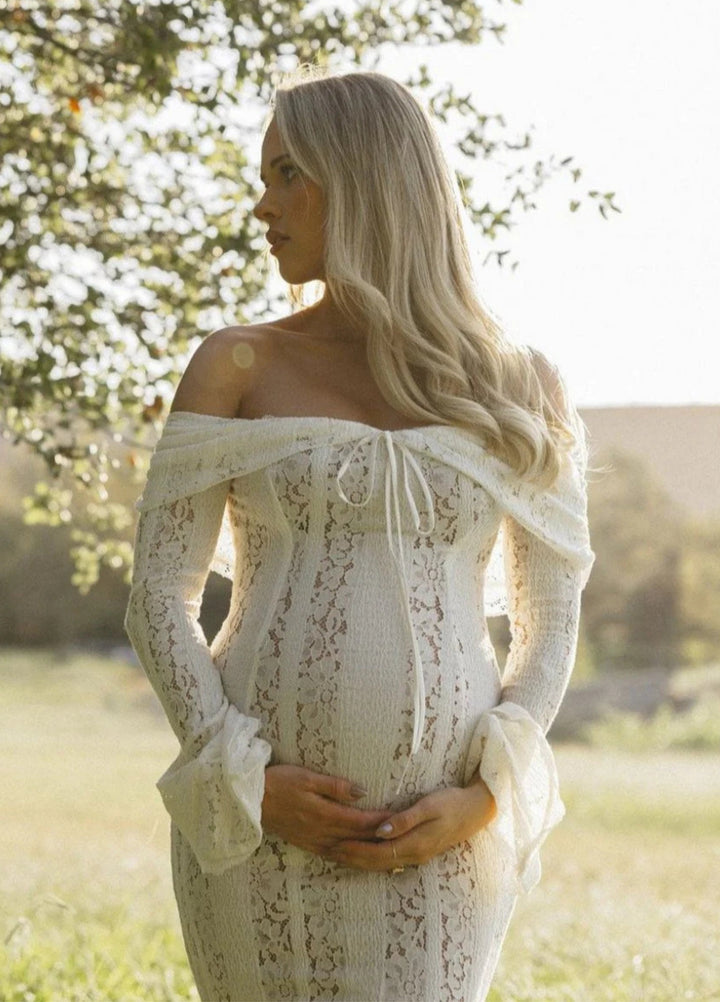 Vivienne | Elegant And Flattering Lace Maxi Dress for Women 4