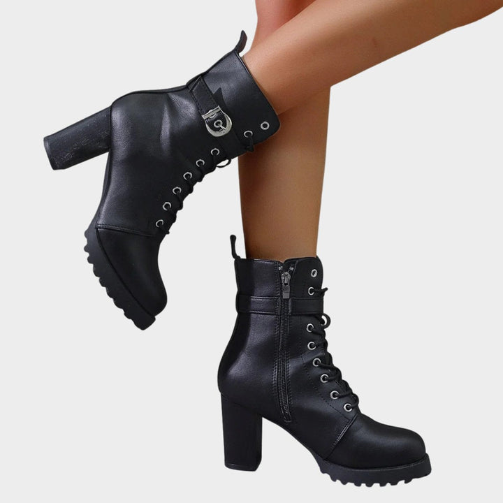 Maya | Markante und modische Schnürboots im Combat-Stil