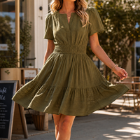Aurelia | Robe mini moderne et fluide à taille smockée