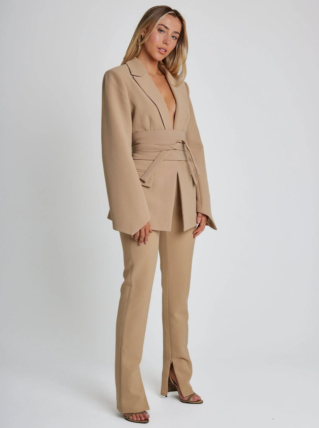 Elizabeth | Blazer elegante e raffinato da donna con cintura