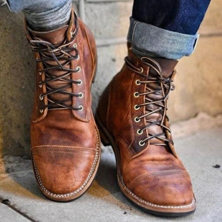Leon | Classic and Elegant Cap-Toe Leather Men Boots