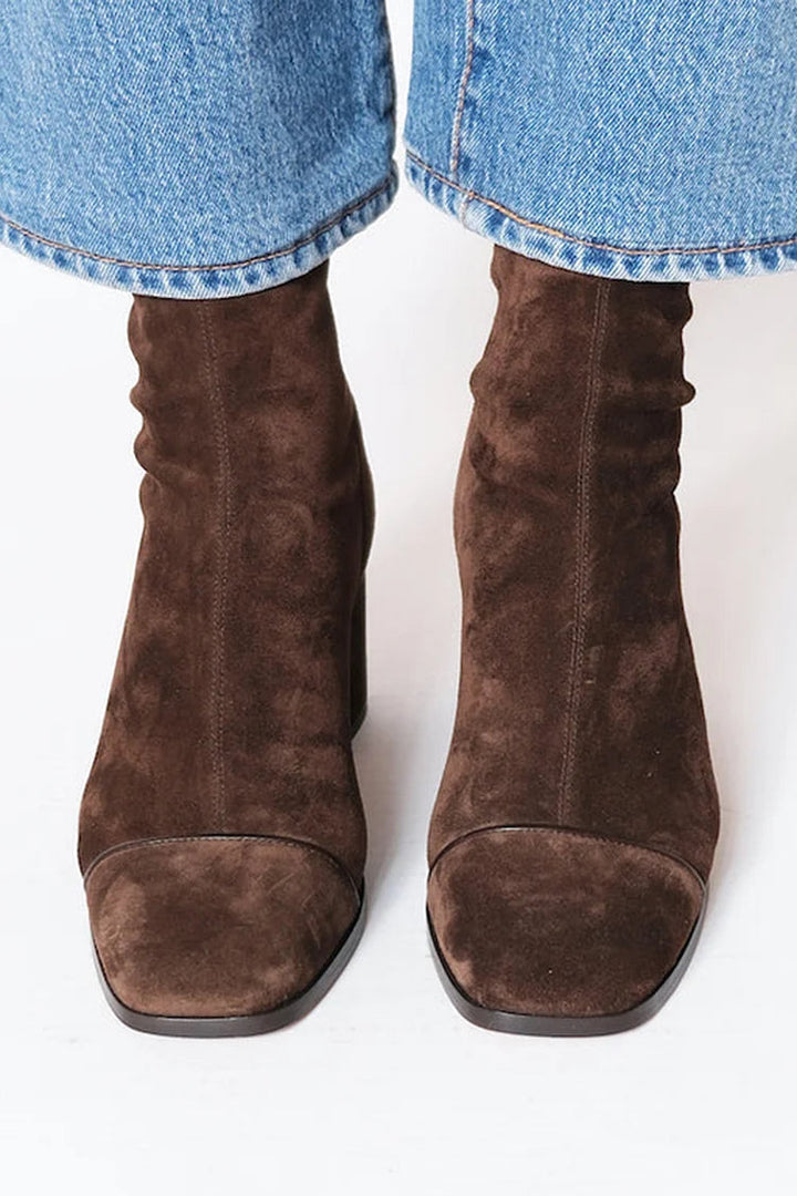 Emma | Zeitlose und bequeme Stiefeletten mit eckiger Zehenpartie