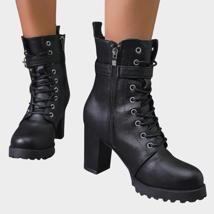 Maya | Markante und modische Schnürboots im Combat-Stil