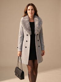 Julia | Manteau cintré en fausse fourrure, sophistiqué et chic