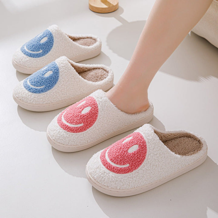 Caron | Unisex Slippers – Cozy Smiley Design for Home Use