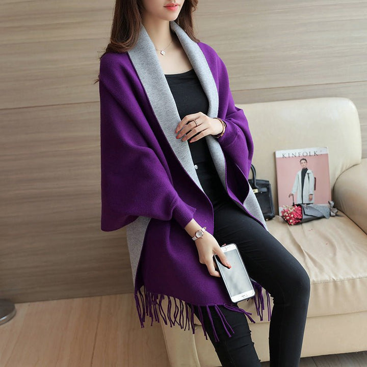 WW | Elegant Scarf with Fringe and Contrasting Colors